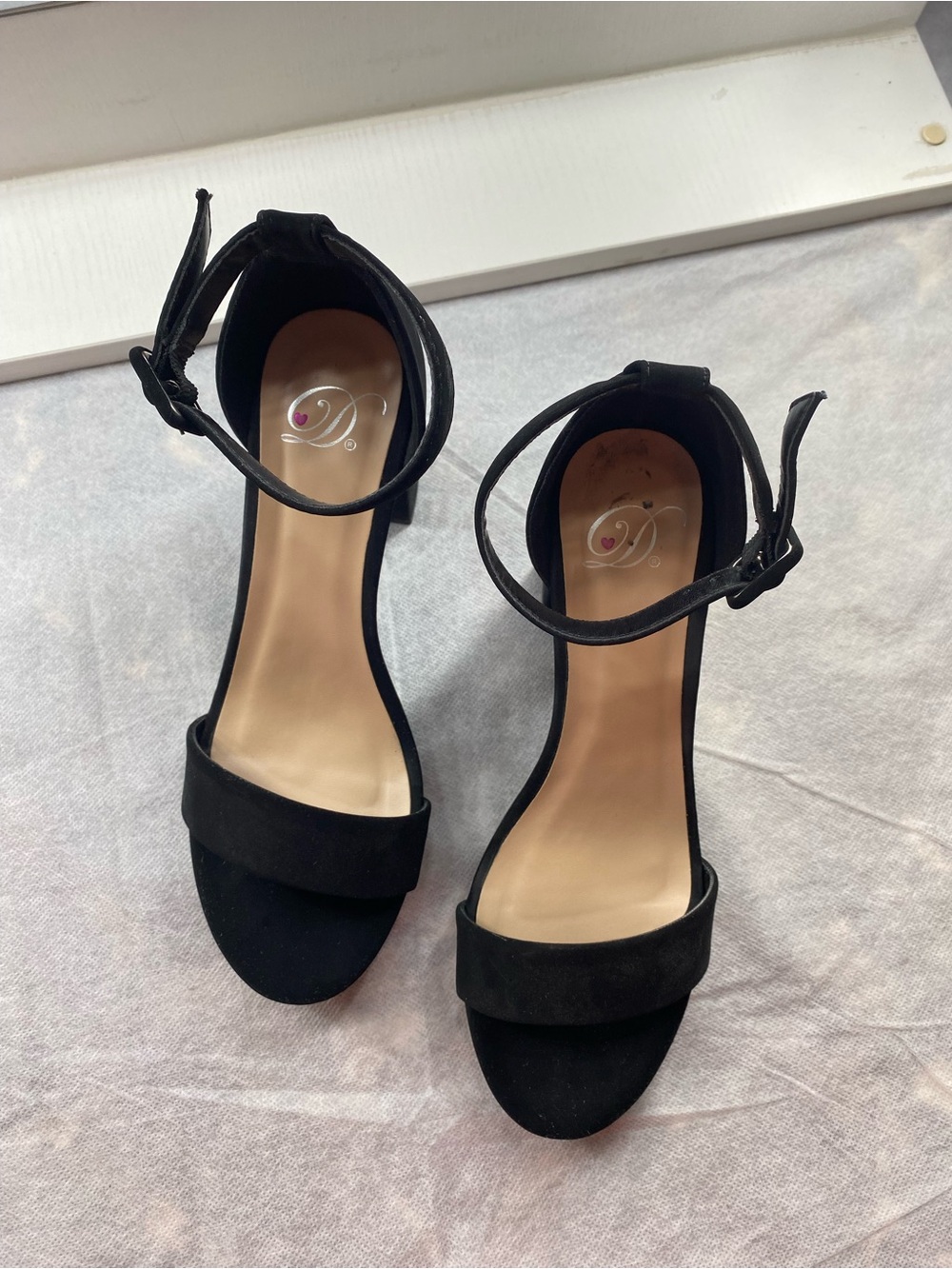 ***PRICE DROP*** Delicious Century Block-Heel Sandals Women's 6